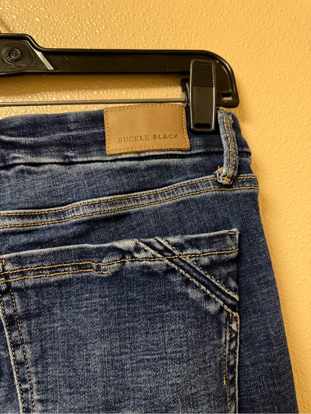 Buckle Medium Blue Women's Skinny Jeans with Subtle Distress - Picture 6 of 9